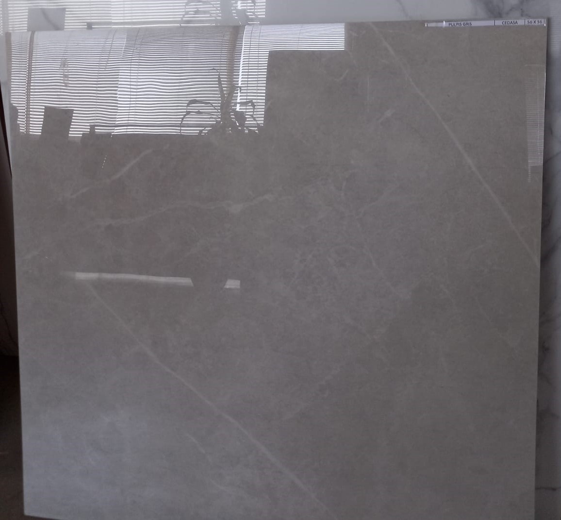 PORCELANICO PULIDO PULPIS FRIS 57 X 57 MARCA CEDASA copia
